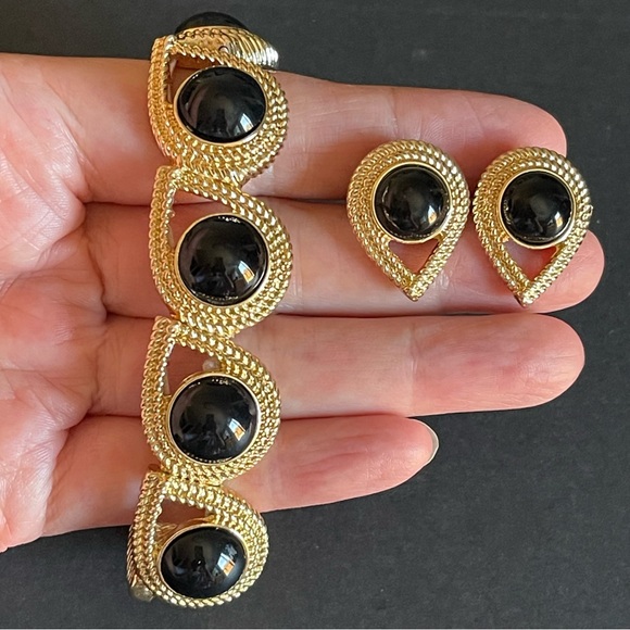 New Elegant Monet Gold and Black Bracelet & earrings sets. - Picture 1 of 10